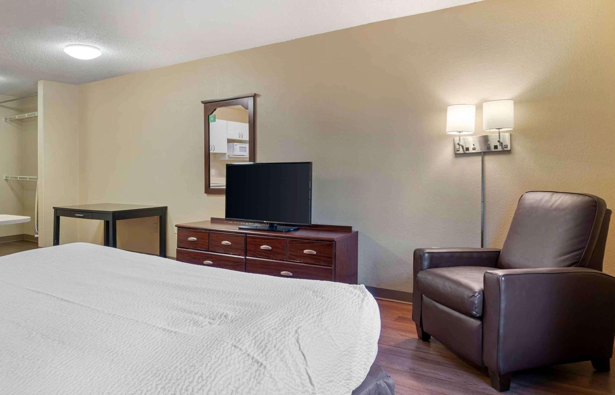 Extended Stay America Select Suites - Detroit - Novi - Haggerty Road Northville Exterior foto